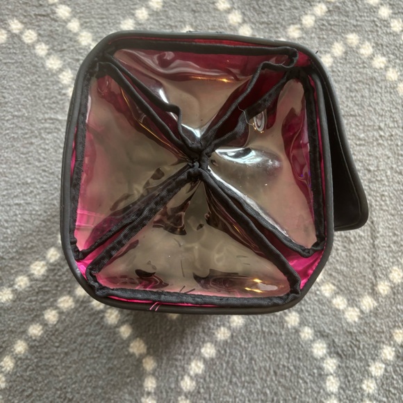 Mary Kay - Travel Roll-Up Cosmetic Bag - Picture 8 of 10